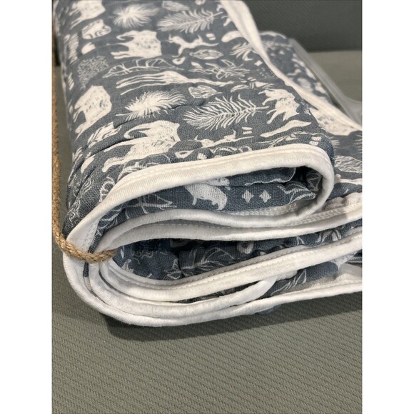 Lila & Jack Muslin Baby Blanket Blue Safari Animals Oversized Cotton Quilt New - Picture 6 of 8